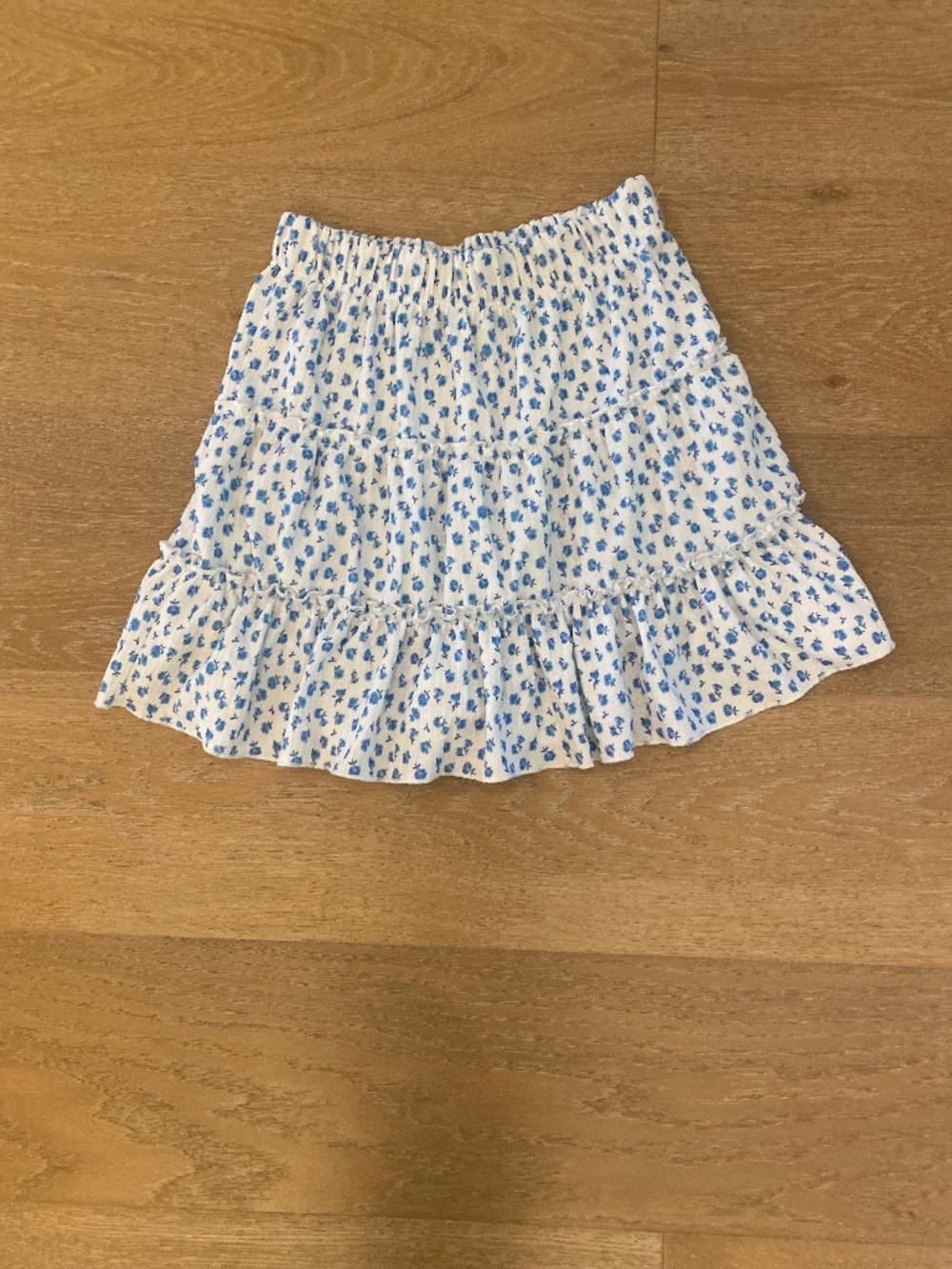 Zara blue and white floral skirt